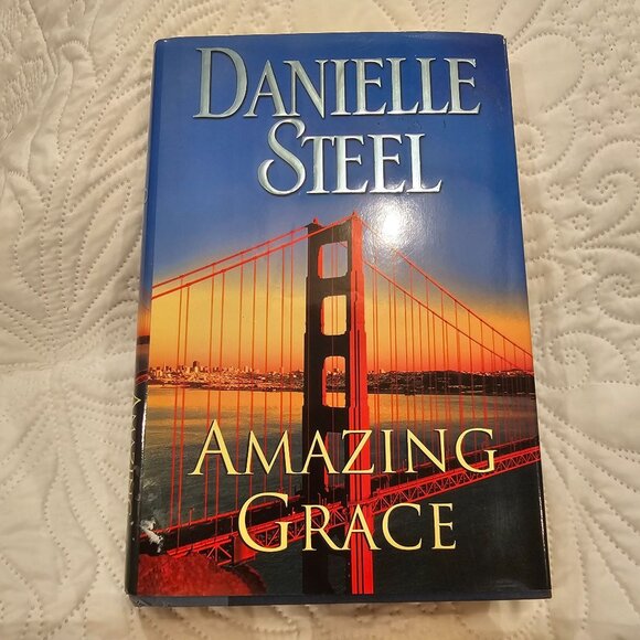 Danielle Steel Hardcover Book Lot - Amazing Grace Beauchamp Hall Without A Trace - Picture 2 of 14